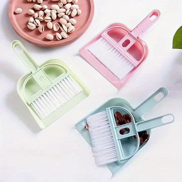 MINI SWEEPER AND HAND BRUSH CLEAN LAPTOP KEYBOARD